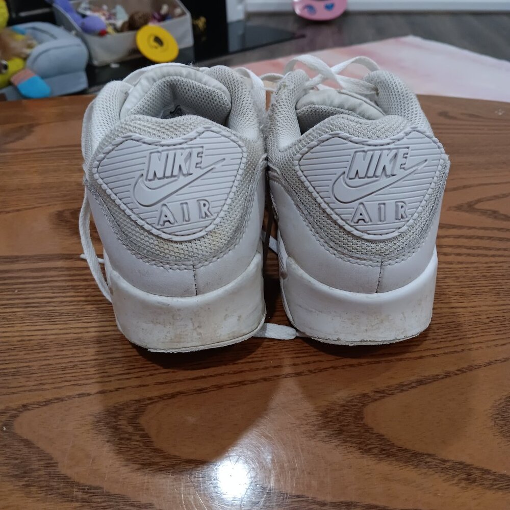 Nike Air Max 90 White Size 7.5 - Picture 2 of 5